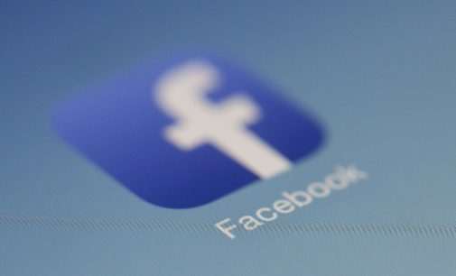 У роботі Facebook та Instagram стався збій: користувачів викинуло з акаунтів