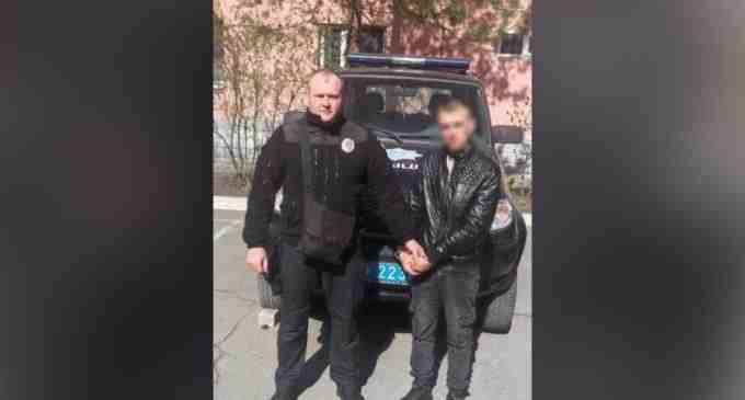 Вихопив у перехожої телефон і втік: у Павлоградському районі затримали грабіжника