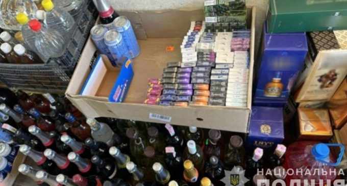 Підакцизні товари на 600 тисяч гривень: правоохоронці Дніпра задокументували понад 30 фактів незаконного продажу тютюнових та алкогольних виробів