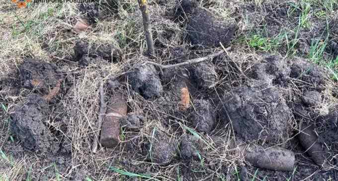 На Дніпропетровщині піротехніки ДСНС знищили 55 застарілих боєприпасів