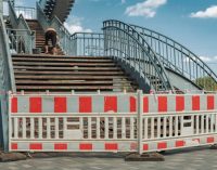 Довгоочікувана реконструкція: у Дніпрі ремонтують дерев’яні сходи до мосту на Монастирський острів