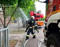 Вогнеборці Дніпра врятували чоловіка з палаючої квартири