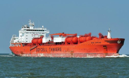 “Тіньовий флот” РФ регулярно заправляється з латвійського танкера біля шведського острова – ЗМІ