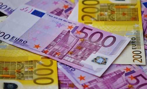 Європарламент проголосував за обмеження готівкових платежів до 10 тисяч євро