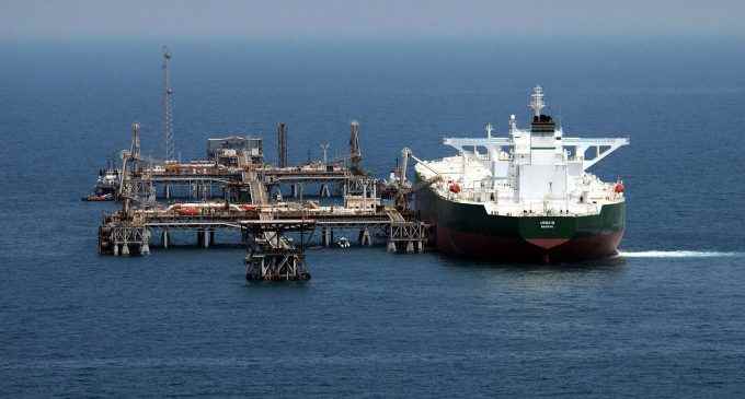 Bloomberg: Морський експорт російської нафти зріс до найвищого рівня за майже рік