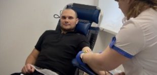 Поліцейські Дніпропетровщини долучилися до доброї справи:  здали кров для потреб поранених захисників