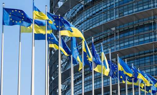 Європа готується взяти на себе підтримку України після допомоги США – Bloomberg