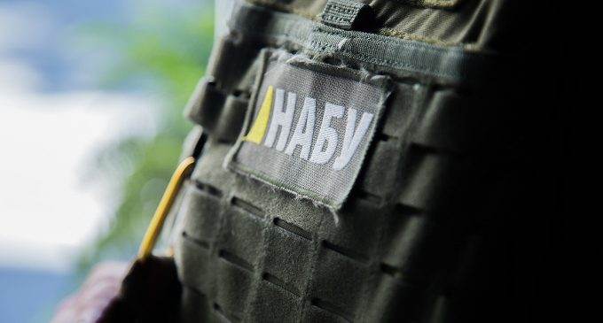 НАБУ провело обшуки в Україні і Польщі через закупівлі зброї