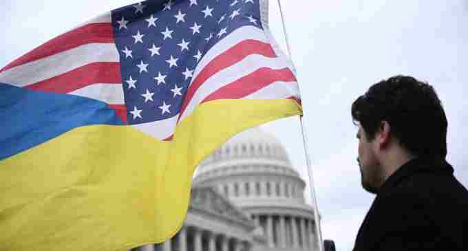 Демократи пообіцяли підтримати ініціативу Джонсона про допомогу Україні та Ізраїлю