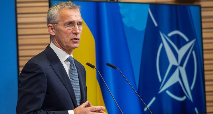 Столтенберг: НАТО має схилити Росію до переговорів з Україною