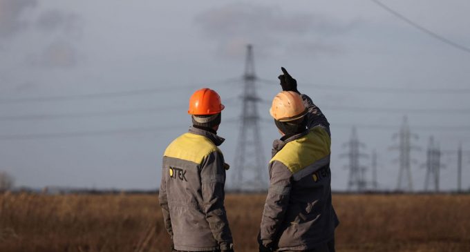 Чи планують відключення світла завтра: відповідь “Укренерго”