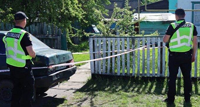 Поліція: В Житомирській області чоловік вбив свою родину, а потім застрелився
