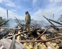 Рятувальники ліквідували пожежу, що виникла внаслідок ворожого обстрілу Нікополя