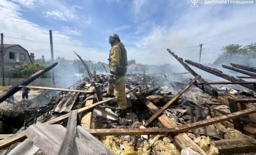 Рятувальники ліквідували пожежу, що виникла внаслідок ворожого обстрілу Нікополя