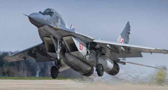 Польща піднімала винищувачі для перехоплення російського літака над Балтійським морем