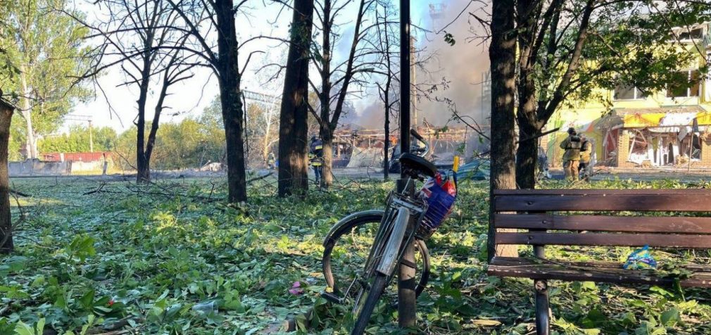 Зеленський після удару РФ по Вільнянську закликав Захід не затягувати з допомогою