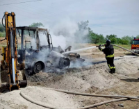 Нікопольські рятувальники ліквідували пожежу, що сталася внаслідок ворожого обстрілу