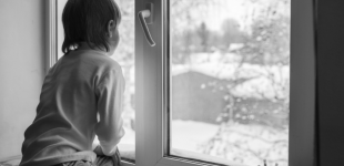 У Кривому Розі 5-річний хлопчик випав з вікна: деталі