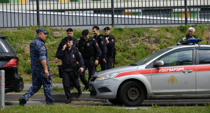 Обстріляли синагогу, церкву та поліцію: у Дагестані повідомляють про серію нападів