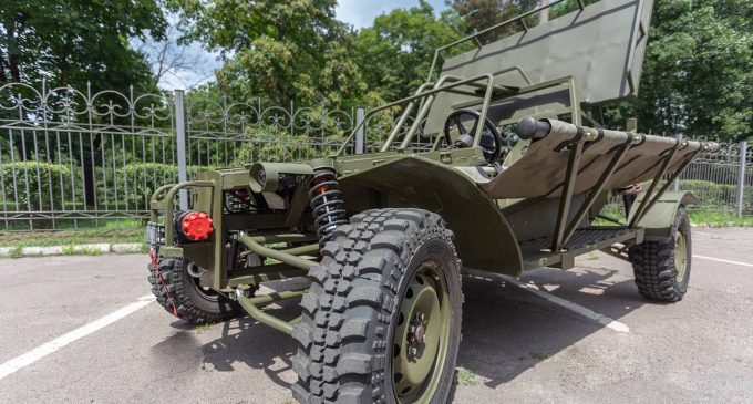 Захисникам із Камʼянського передали автомобіль підвищеної прохідності «Багі»