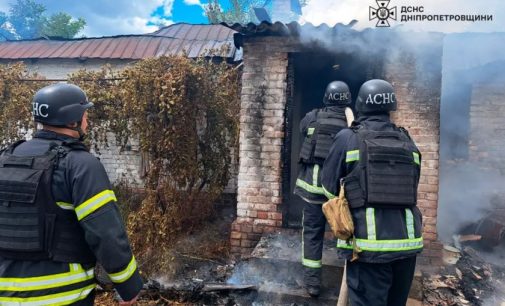 У Нікопольському районі вогнеборці ліквідували пожежі, що виникли внаслідок обстрілу