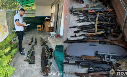 Схрон зброї та боєприпасів на продаж: поліцейські Дніпра перекрили масштабний канал збуту