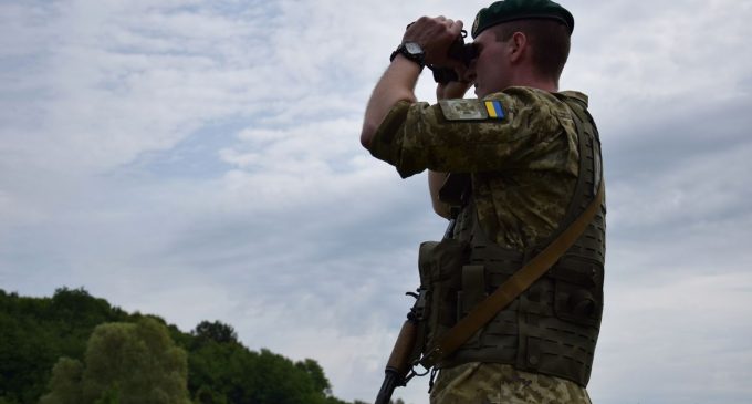 В Одеській області четверо військових намагалися втекти за кордон, одного з них застрелили