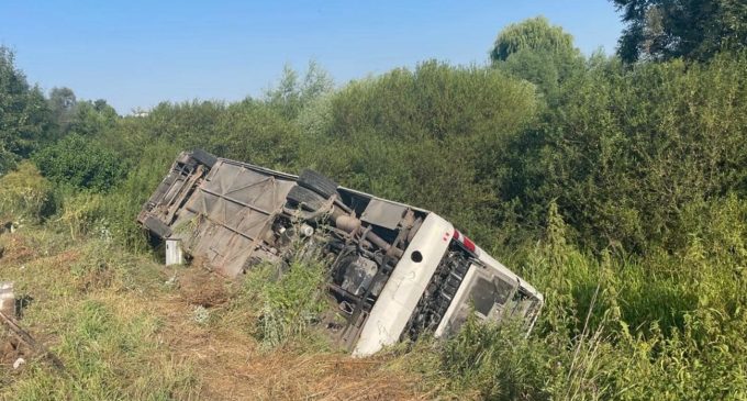 У Тернопільській області перекинувся автобус з прочанами: багато постраждалих (фото)