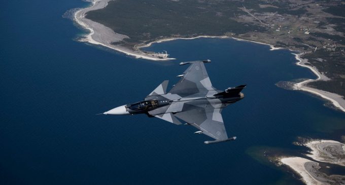 Україна обговорює зі Швецією постачання винищувачів Gripen, – ОП