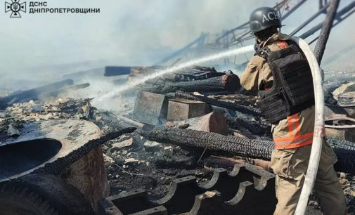 У Нікопольському районі вогнеборці ліквідували пожежі, які виникли внаслідок ворожих обстрілів