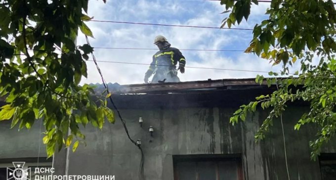 У Камʼянському під часа ліквідації пожежі вогнеборці врятували жінку