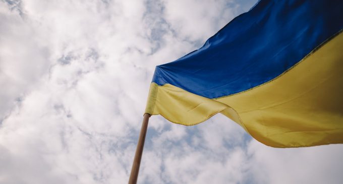 ГУР встановило прапор України на тимчасово окупованій Кінбурнській косі (відео)