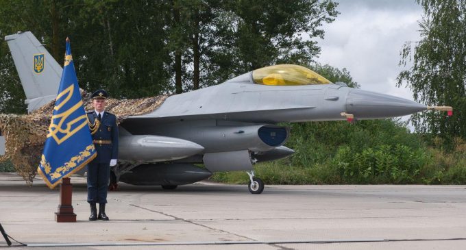 F-16 вже в Україні. Яке озброєння “засвітили” на українських винищувачах