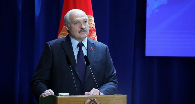 Лукашенко привітав український народ з Днем Незалежності