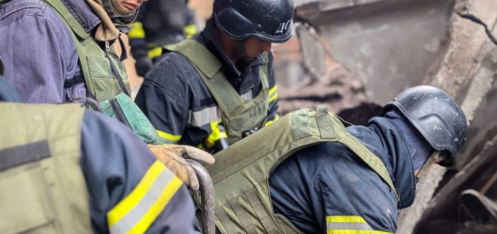 У Кривому Розі вже дев’ять постраждалих після атаки РФ, фото і відео наслідків