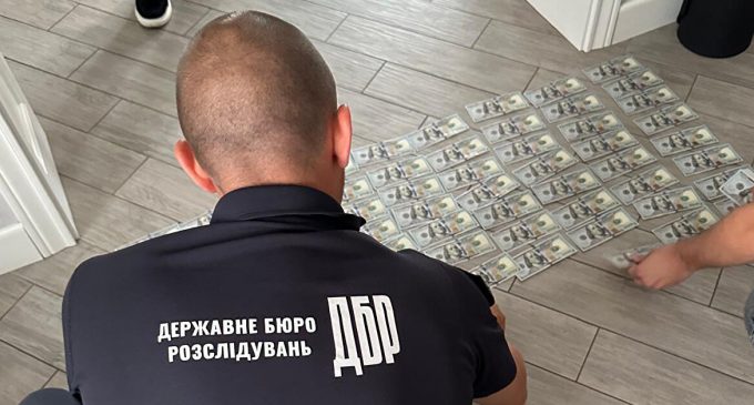 Заступник командира військової частини погорів на схемі із “дистанційною” службою