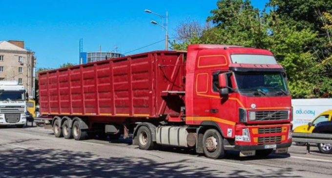 У Дніпрі пропонують змінити заборону руху вантажівок на чотирьох вулицях: деталі