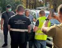 Посадовця Міноборони затримали на хабарі за призначення виплат військовим