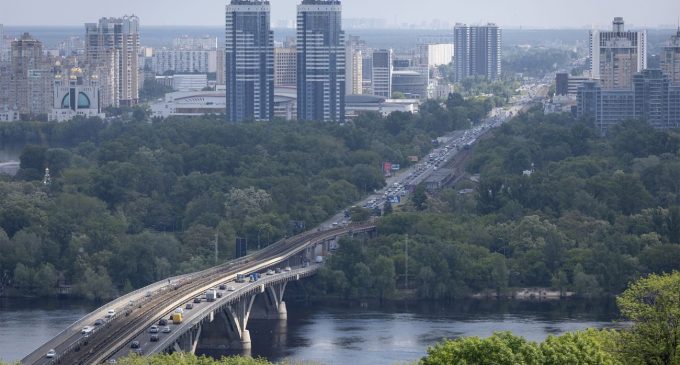 Якість повітря – небезпечна. Киян закликали закрити вікна та не виходити на вулицю