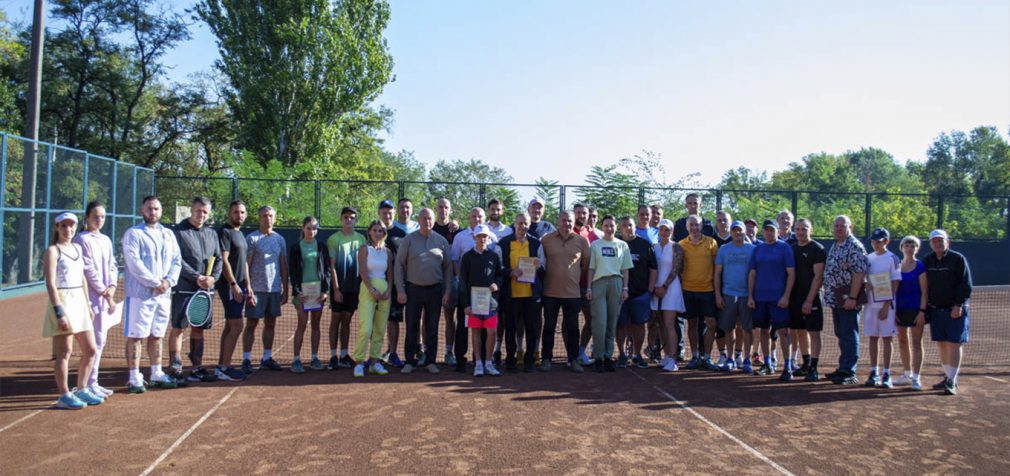 У Кам’янському проходить турнір з тенісу пам’яті Михайла Аношкіна