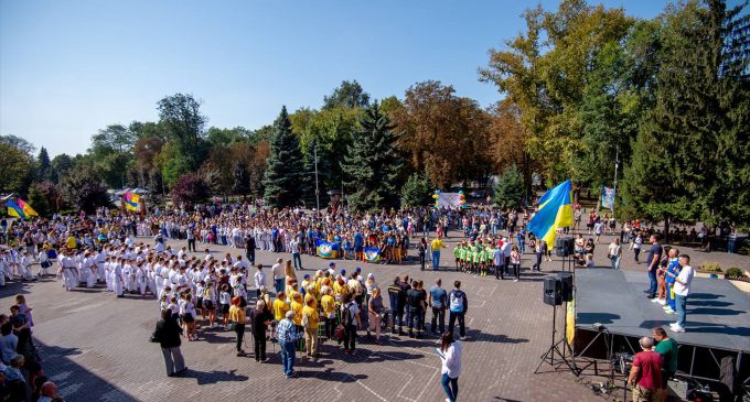 У Камʼянському до Дня міста провел “Парад чемпіонів”