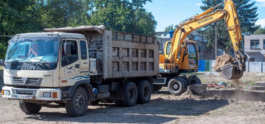 У Камʼянському розпочали будівництво двох сучасних укриттів на території Гімназії №12 та Ліцею №22