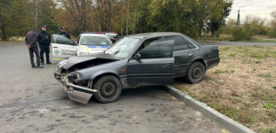 П’яний та без прав: водій Mazda врізався в шлагбаум біля лікарні в Дніпрі