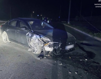 У Запоріжжі пʼяна водійка Mazda не впоралась з керуванням та влетіла в електроопору