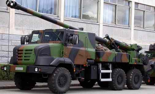 Виробник гаубиць CAESAR підписав контракт на поставку САУ Україні