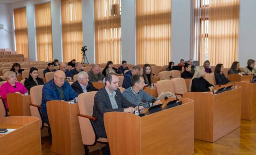 У Камʼянському пройшло чергове засідання сесії міськради: які питання вирішувались