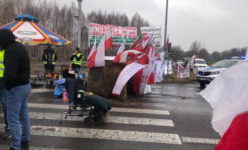 Польські фермери відновлюють блокаду вантажівок на кордоні з Україною