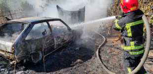 У Синельниківському районі з невідомих причин спалахнув автомобіль «Таврія»