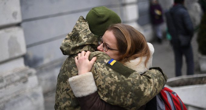 В Україні відновили бронювання від мобілізації, але з умовою: що вирішив Кабмін