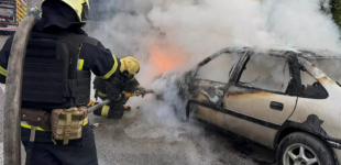 На Сонячній Набережній у Дніпрі на ходу загорівся Opel